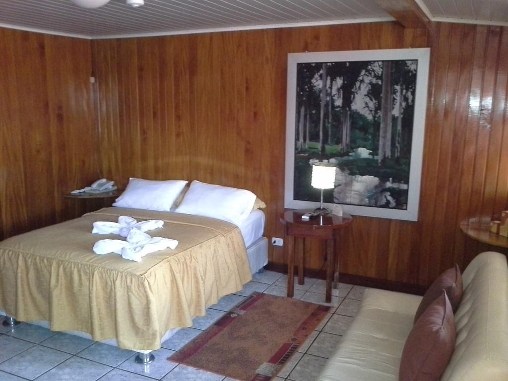 Hotel Cabana Quinta Puerto Maldonado Ruang foto